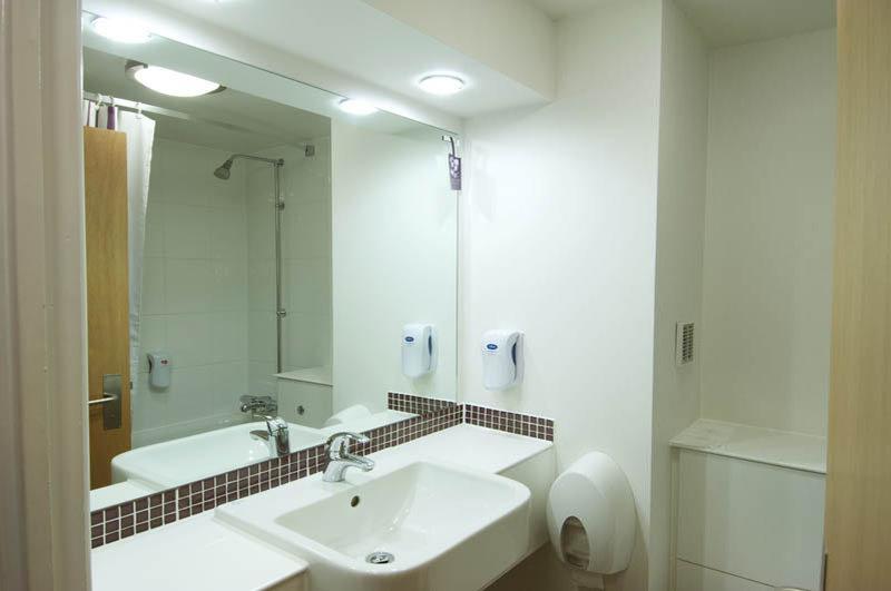 Premier Inn Pontypool Exteriér fotografie