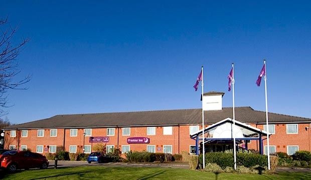 Premier Inn Pontypool Exteriér fotografie